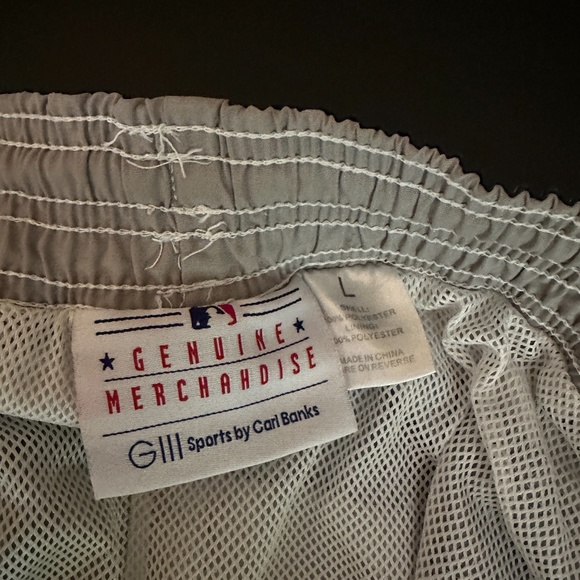 New York Yankees Swim Trunks Large 36-44" waist 9" inseam Gently worn 100% poly - Picture 4 of 4